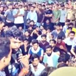 लखनऊ यूनिवर्सिटी में बवाल, आपस में भिड़े छात्र, सड़क जाम-कुलपति आवास घेरा