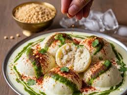 Soft Dahi Vada Tips: दही बड़े सख्त हो जाएं तो ऐसे बनाएं मुलायम और स्पंजी