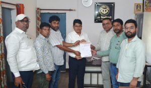 पत्रकार से अभद्रता के विरोध में निगोहां प्रेस क्लब सक्रिय, एसडीएम को सौंपा ज्ञापन