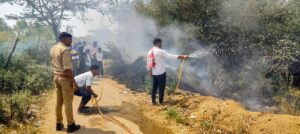 हरिहरपुर पटसा में संदिग्ध आग से हड़कंप, ग्रामीणों की तत्परता से टला बड़ा हादसा