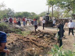 सरकारी चकमार्ग से हटाया गया अवैध कब्जा, ग्रामीणों को मिली राहत