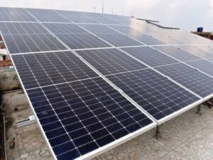 मोहनलालगंज में बिना सूचना बदला बिजली कनेक्शन, सोलर यूनिट समायोजन न होने पर उठे सवाल