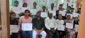 कौशल प्रशिक्षण से युवाओं को मिल रही नई दिशा, मौरावां मोड़ केंद्र पर प्रमाण पत्र वितरण