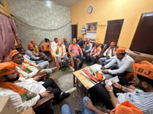मोहनलालगंज भाजपा मंडल कार्यालय में शक्ति केंद्र संयोजकों की बैठक, संगठन विस्तार पर हुआ मंथन