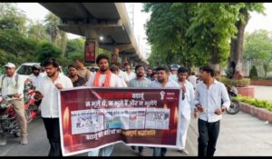 बदायूं पीड़िता को श्रद्धांजलि देने LU में निकला कैंडल मार्च, युवाओं ने बुलंद की आवाज