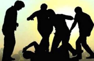 घर के बाहर अभद्रता का विरोध करने पर युवक से मारपीट, सीसीटीवी कैमरा क्षतिग्रस्त