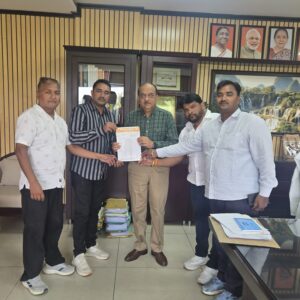 डॉ. अजमल के खिलाफ लगाए गए आरोपों की जांच की मांग, करणी सेना ने सौंपा ज्ञापन