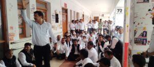 मोहनलालगंज: नई रजिस्ट्री व्यवस्था के विरोध में अधिवक्ताओं का प्रदर्शन, कार्य ठप