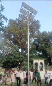 मोहनलालगंज: शहीद अमरेंद्र बहादुर सिंह स्मारक पर लगी सोलर स्ट्रीट लाइट
