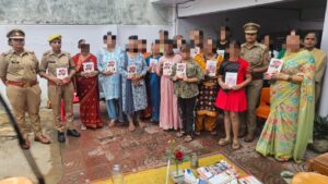 मिशन शक्ति की चौपाल,  महिला सुरक्षा के लिए हेल्पलाइन नंबरों की दी जानकारी