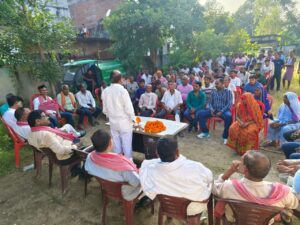 गोसाईंगंज: गांव में पीडीए चौपाल का आयोजन, सपा नेताओं ने संविधान रक्षा का उठाया मुद्दा