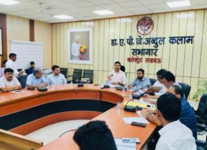 लखनऊ के औद्योगिक क्षेत्रों की समस्याओं पर डीएम सख्त, सड़क और जलनिकासी सुधार पर जोर