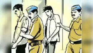 बेखौफ बदमाश बाउंड्री तोड़कर दूसरे के नाम कराई रजिस्ट्री, छह पर मुकदमा दर्ज 