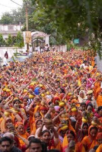 भगवंतनगर में शिवभक्ति का सैलाब! पंडित प्रदीप मिश्रा की कथा से पहले निकली भव्य कलश यात्रा