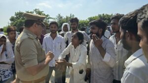 फीस और फाइन को लेकर भड़के नर्सिंग छात्र, लखनऊ-रायबरेली हाईवे जाम, लोग परेशान 