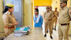 मिशन शक्ति: इंटर की छात्रा रितिका श्रीवास्तव बनीं एक दिन की थाना प्रभारी